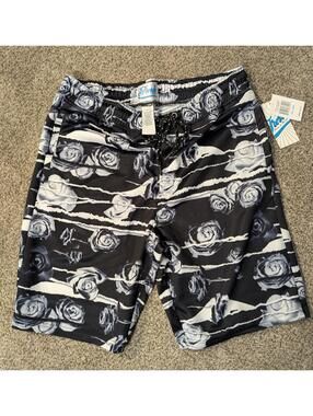 Fresh by Drill Clothing Co Shorts Size L NWT Black White Rose Floral Print Men's